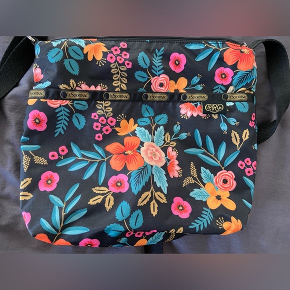 Rifle Paper Co. Handbags - Le Sportsac x Rifle Paper Co. Marion Floral crossbody!